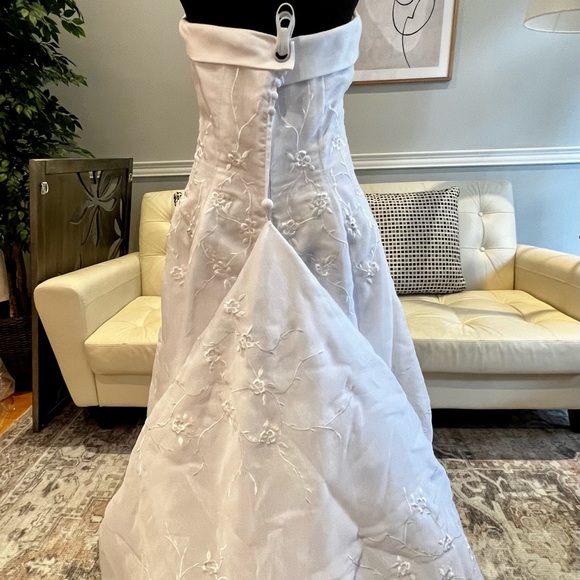 Alex Hudson Bridal Collection Wedding Dress - Picture 4 of 9